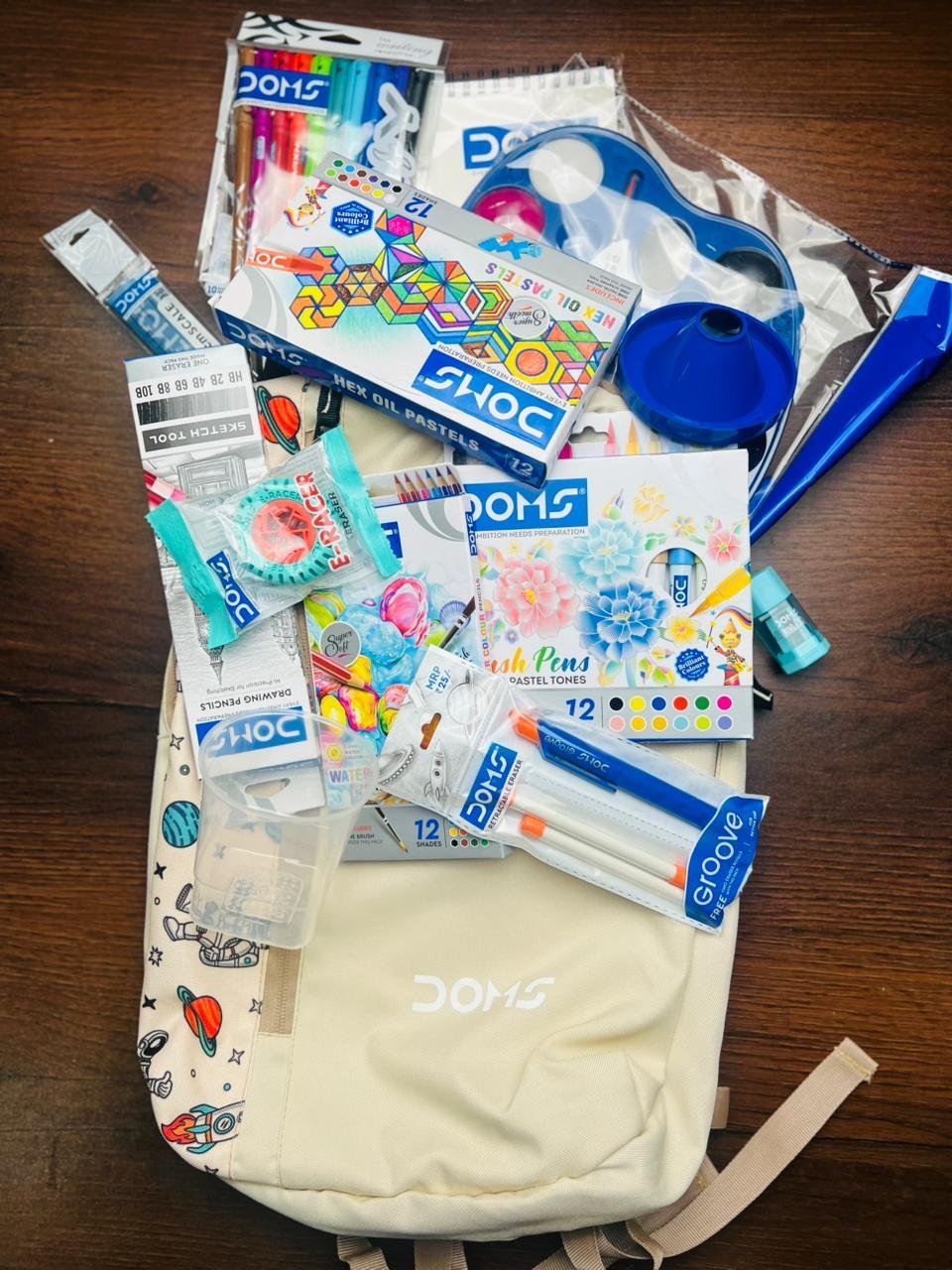 doms art karnival kit